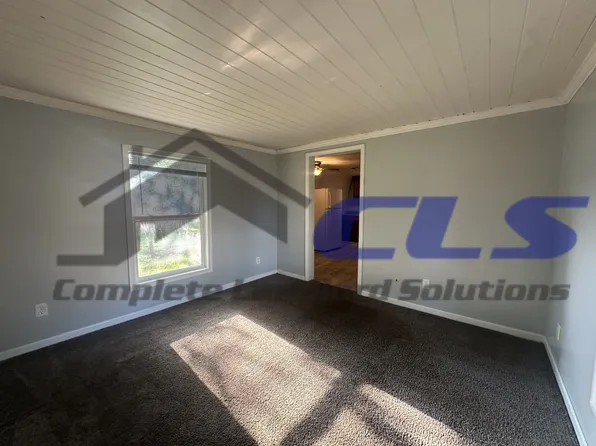 626 E Curry Dr E, Terre Haute, IN