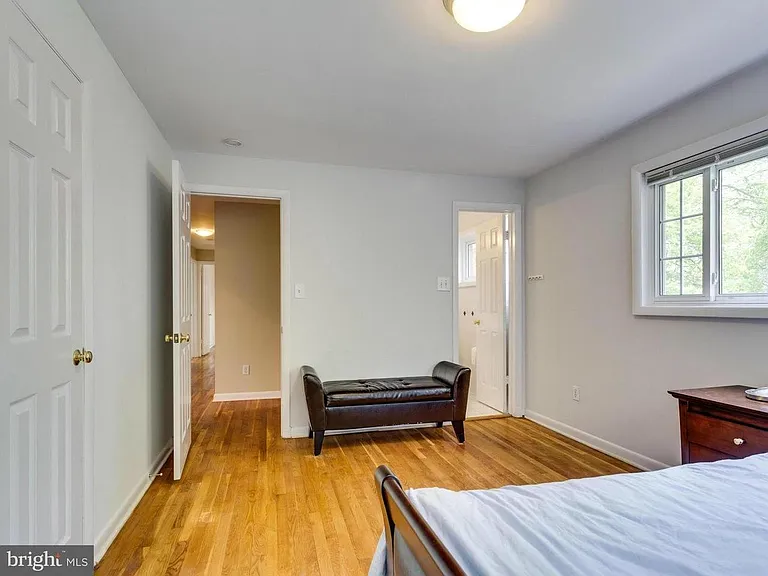 7002 Tyndale St — Photo 19