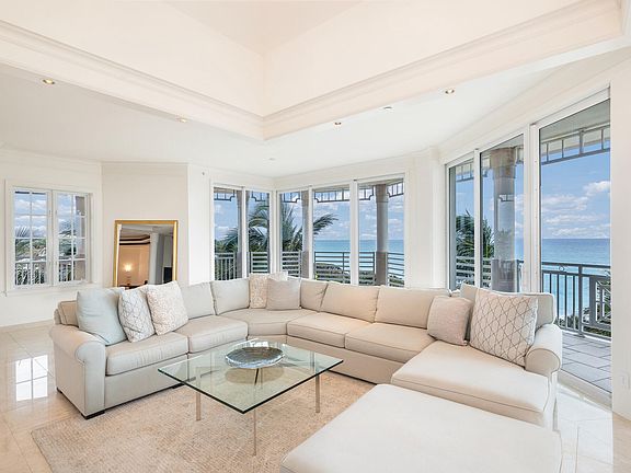 2nd image of 120 Jupiter Key Rd #Penthouse 4