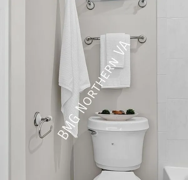 6001 Keble Dr — Photo 52