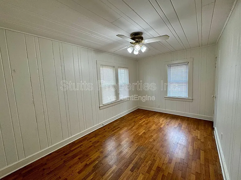 235 Edgewood Dr — Photo 8