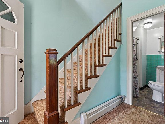 5th image of 302 Woodland Ave