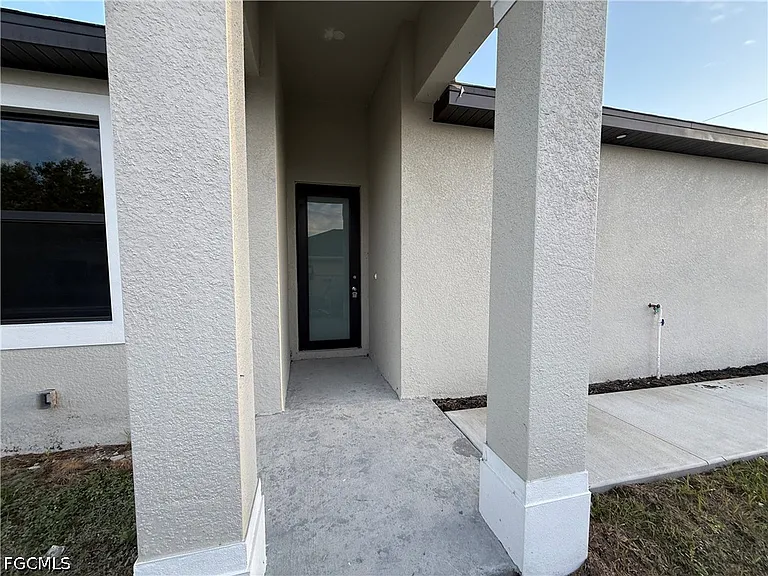 227 Hightower Ave S — Photo 4