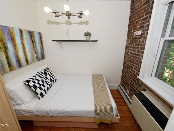 2nd image of 692 10th Ave APT 4C