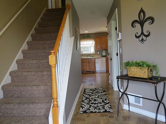 4th image of 274 Helmwood Cir