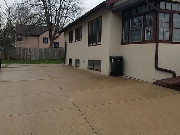 5th image of 2221 Main St