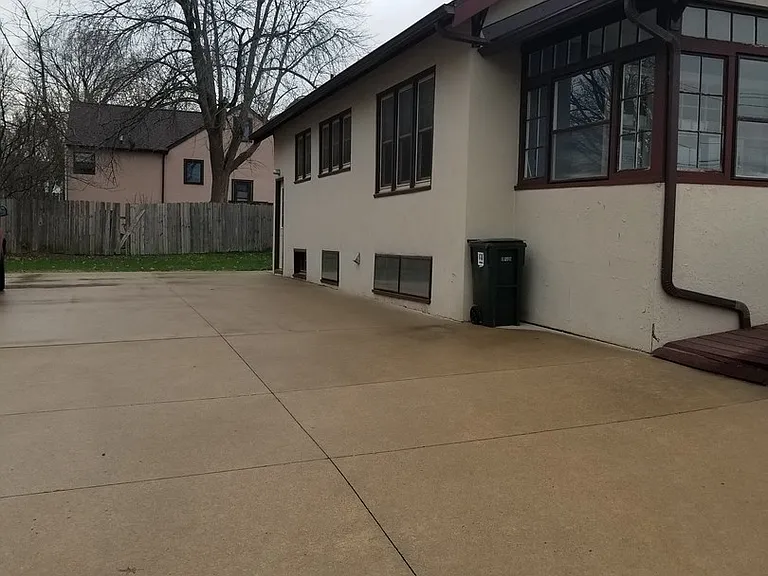 2221 Main St — Photo 5