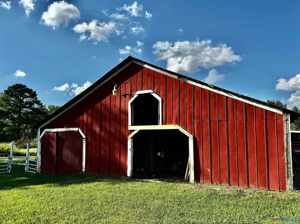 1211 Main St W, Hartselle, AL 35640