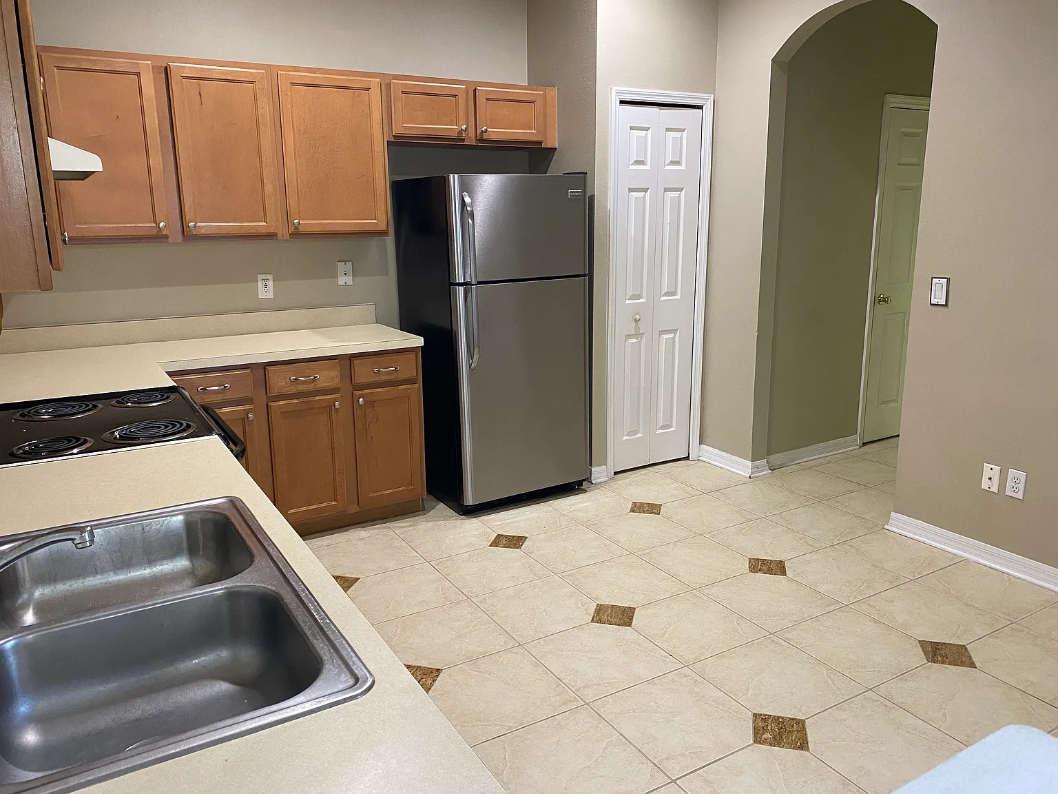 3 bed, 2.5 bath, 1556 sqft, $2,500 — Photo 3