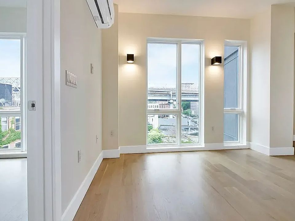 1st image of 440 Wythe Ave APT 4D
