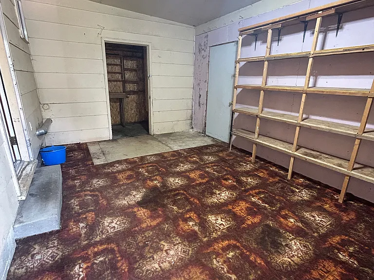 613 Crawford Ave — Photo 21