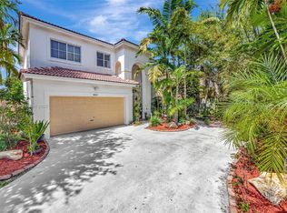 9053 SW 214th St, Cutler Bay, FL 33189
