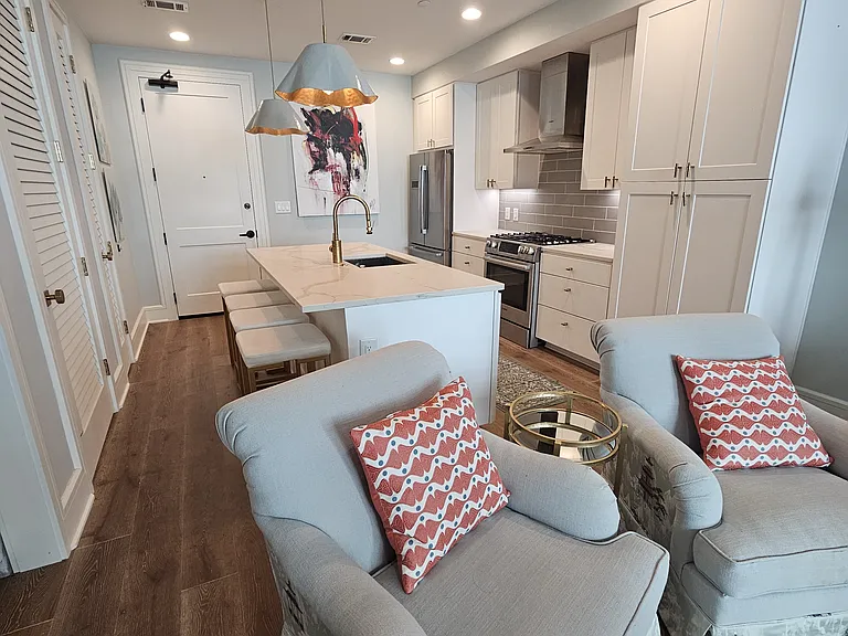 5 Gadsdenboro St #216 — Photo 4