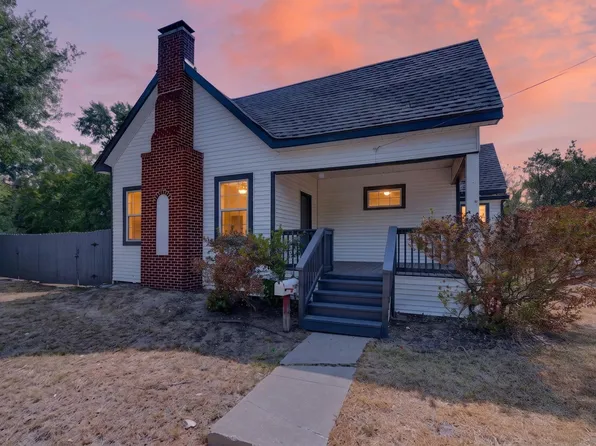 200 1st St, Terrell, TX 75160
