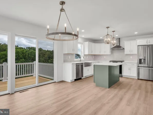 2147 S Autumn Chase Dr, Mechanicsburg, PA 17055