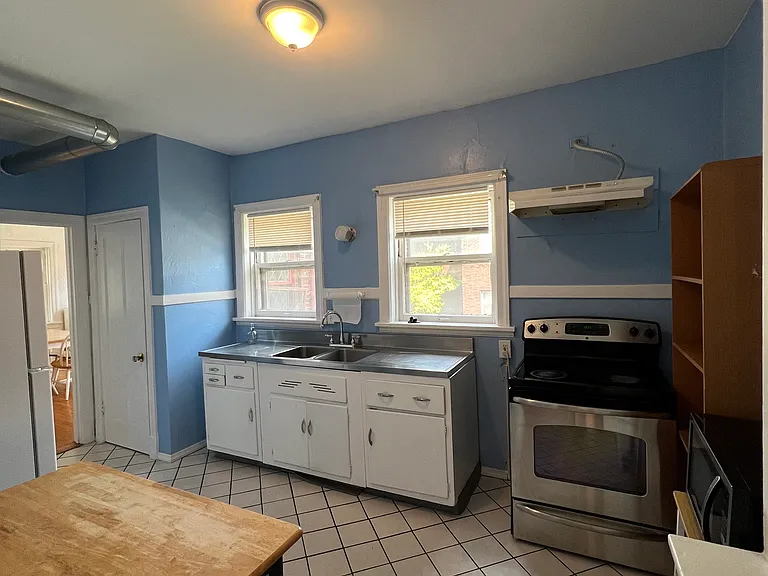 7100 Forsyth Blvd #B — Photo 5