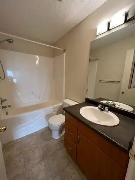 Edmonton Apartment for rent - 2 Bedrooms — photo 10