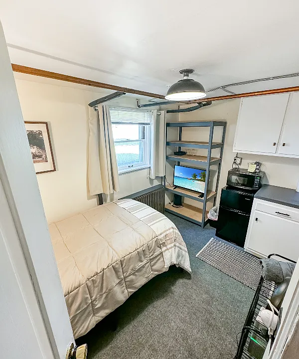 208 2nd St SE #3