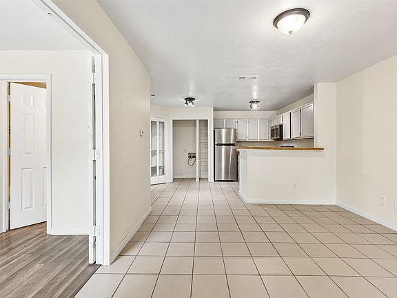5th image of 6108 Abrams Rd #610