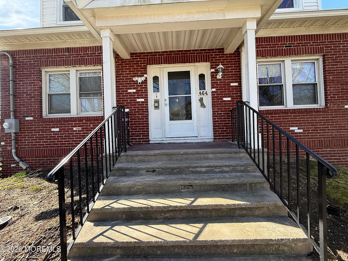 Building Photo - 464 2nd Ave #1