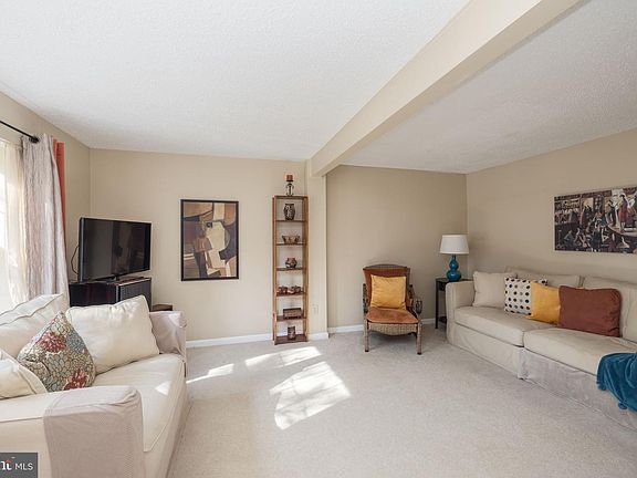 3rd image of 5204 Saint Genevieve Pl #339