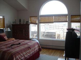 8913 Riverside Pl, North Bergen, NJ 07047