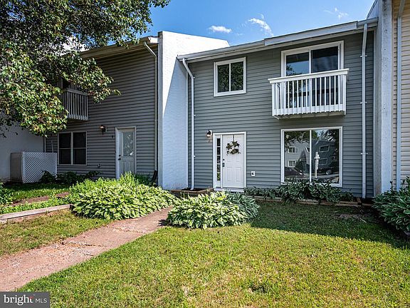 2nd image of 11 Carolina Ct
