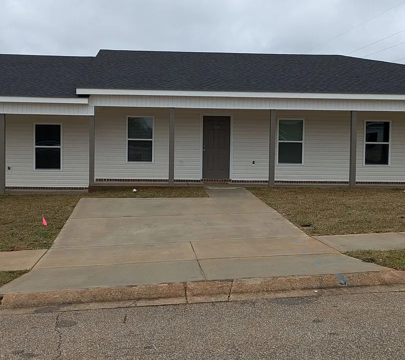210 Charleston Dr