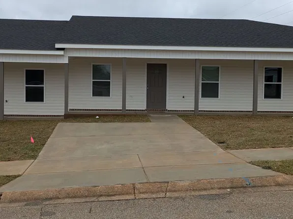 210 Charleston Dr, Enterprise, AL 36330