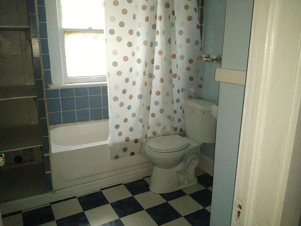 1st image of 9905 Hilgert Dr Uppr 2