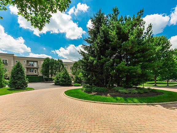 2nd image of 5735 Newbank Cir APT 103