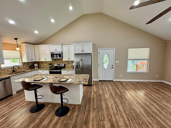 5th image of 534 Oakdale Dr