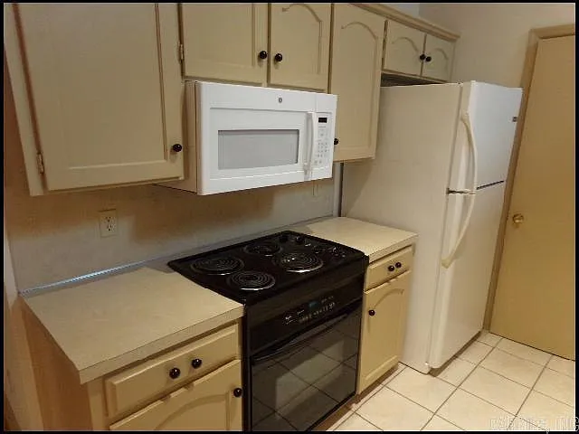 14 Woodlore Cir — Photo 5