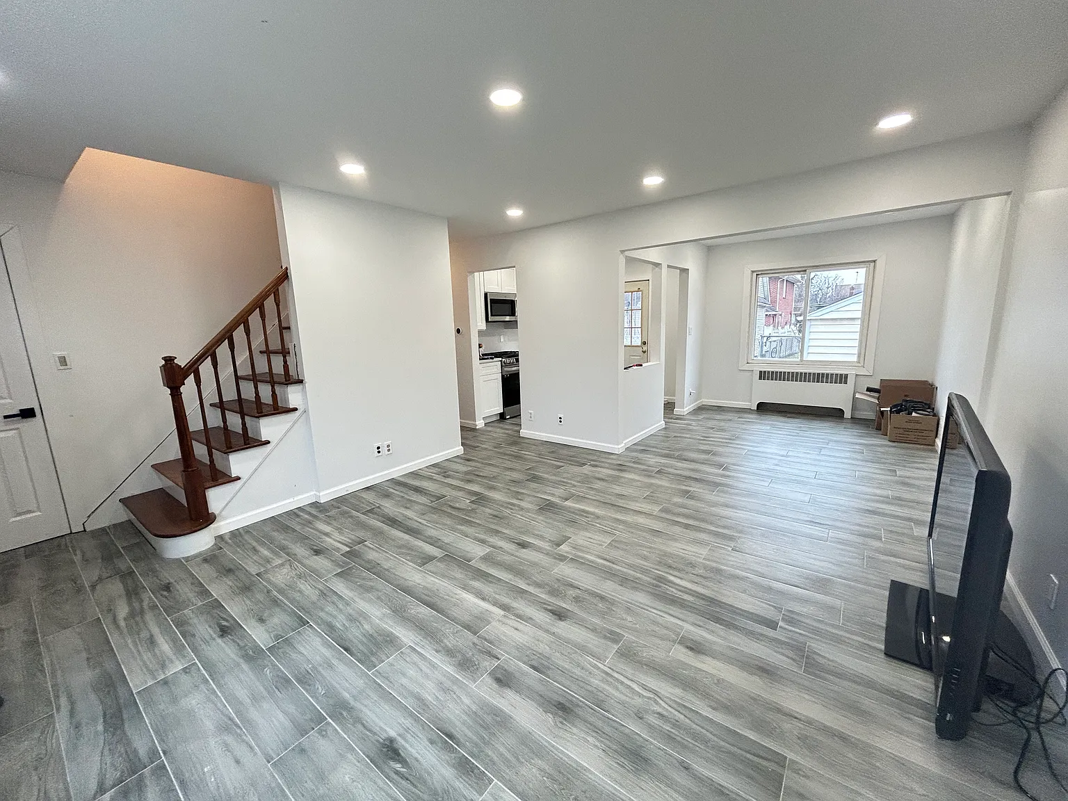 417 Burkhard Ave — Photo 3