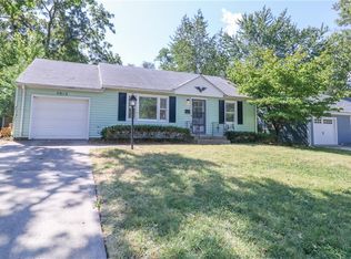 7813 W 60th St, Overland Park, KS 66202