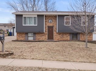 2629 Sheffield Dr, Davenport, IA 52806