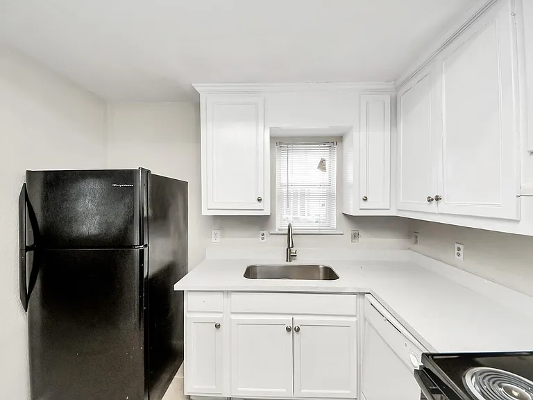 3910 Hoffman St #3 — Photo 17