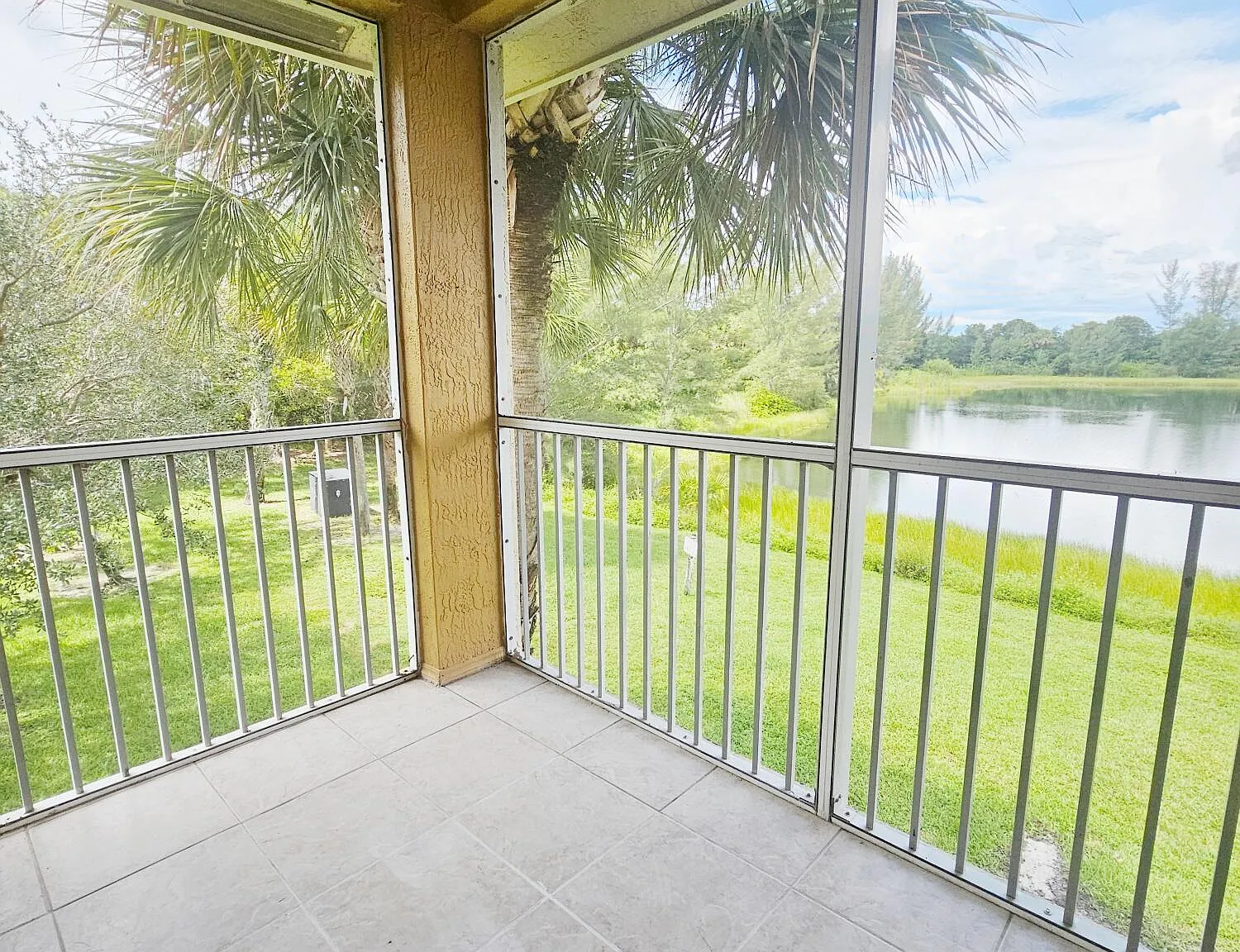 3 bed, 2.0 bath, 999 sqft, $2,250 — Photo 1