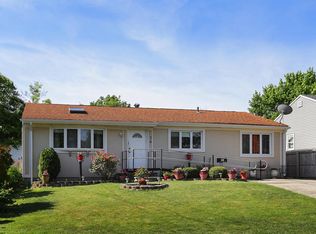14 Cypress Dr, Parlin, NJ 08859
