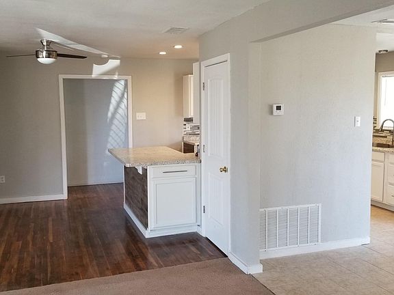 4th image of 2728 Hilltop Dr