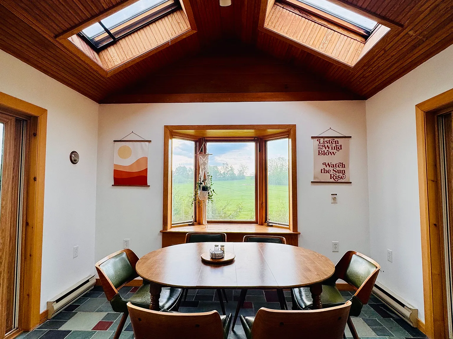 3 bed, 3200 sqft, $4,200 — Photo 1