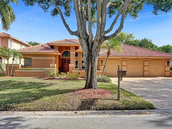 2nd image of 4493 NW 67th Avenue