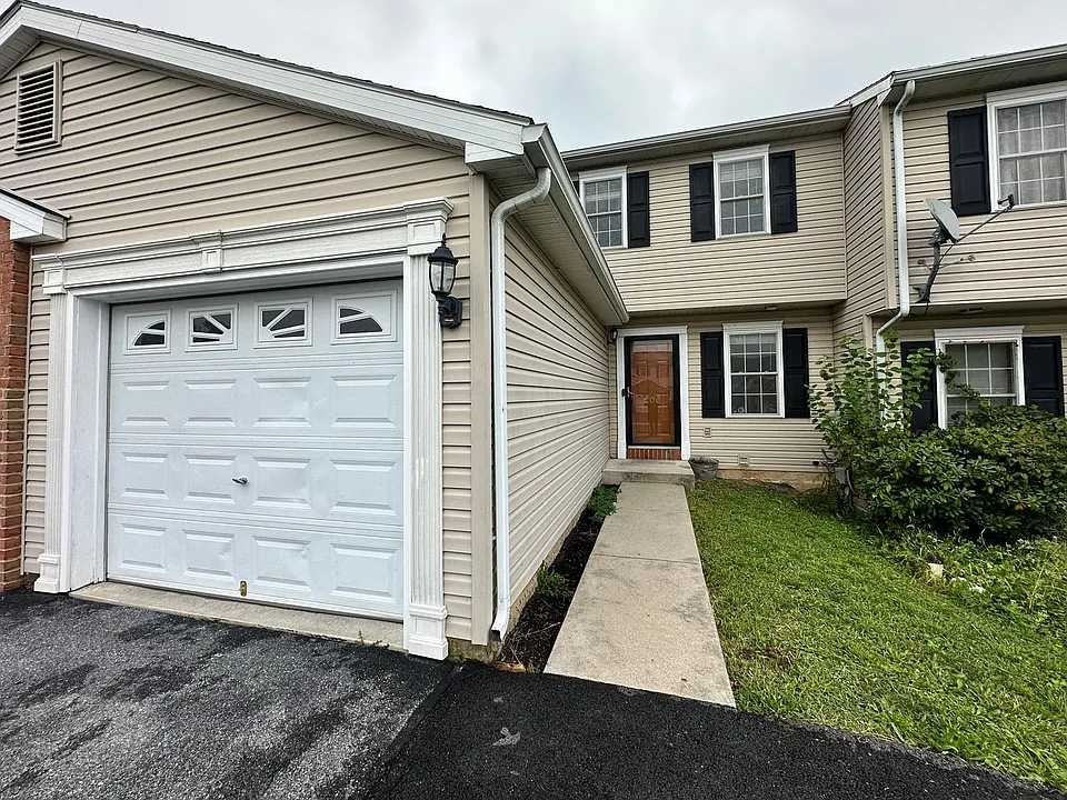 206 Lighthouse Dr
