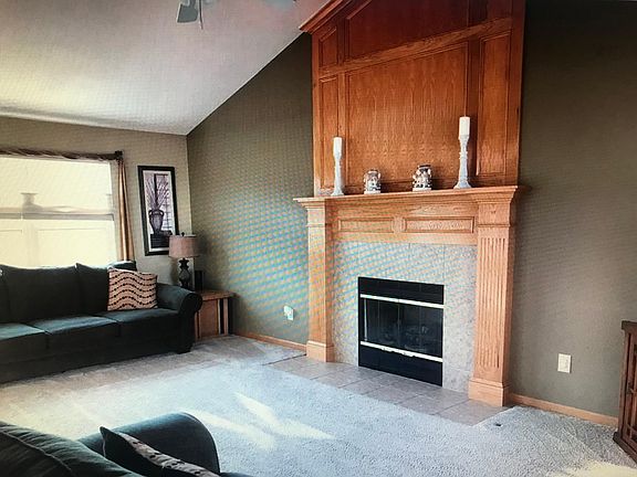 2nd image of 1824 Avenbury Ln
