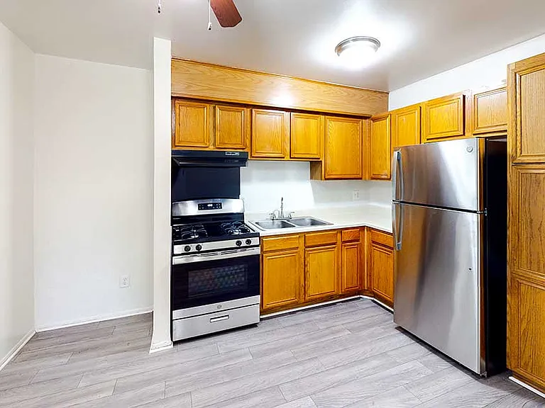 Midtown Park Apartments — Photo 9