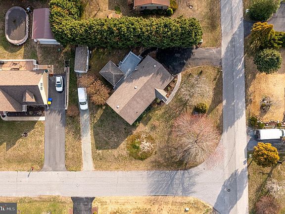 2nd image of 2073 Ramblewood Dr S