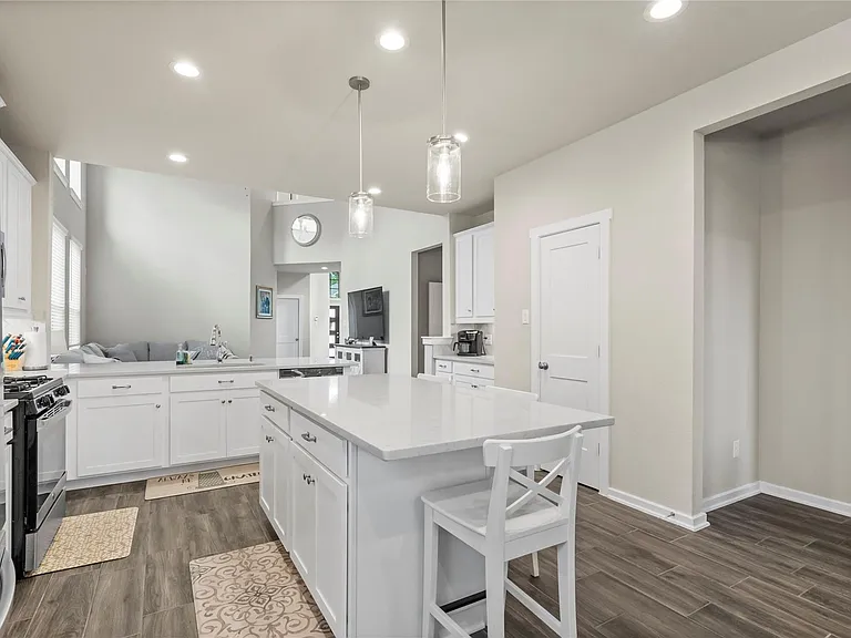 112 Sugar Peak Ct — Photo 17