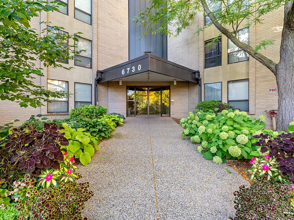 6730 Vernon Ave #404