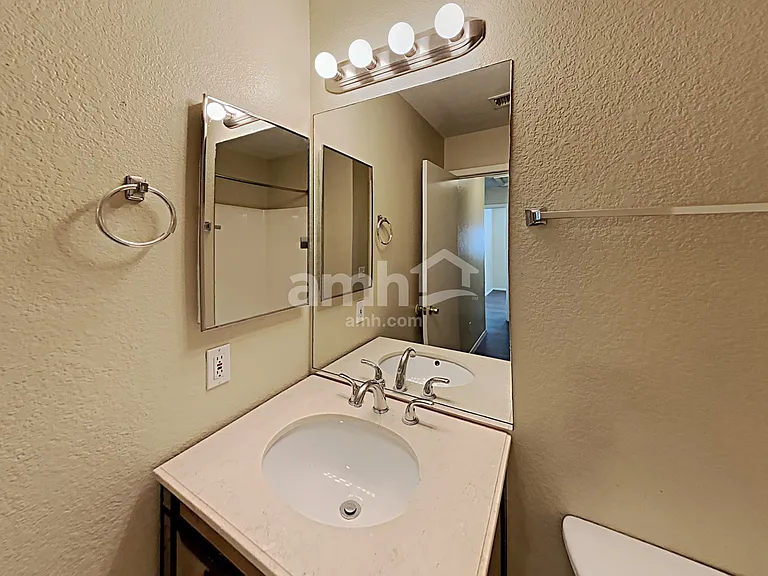 242 S Valle Verde — Photo 12