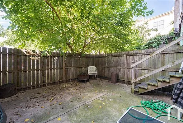 1705 Arlington St — Photo 15